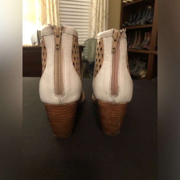 Everybody by BZ Moda Laser Cut Bootie 40.5 9.5 - Picture 3 of 8